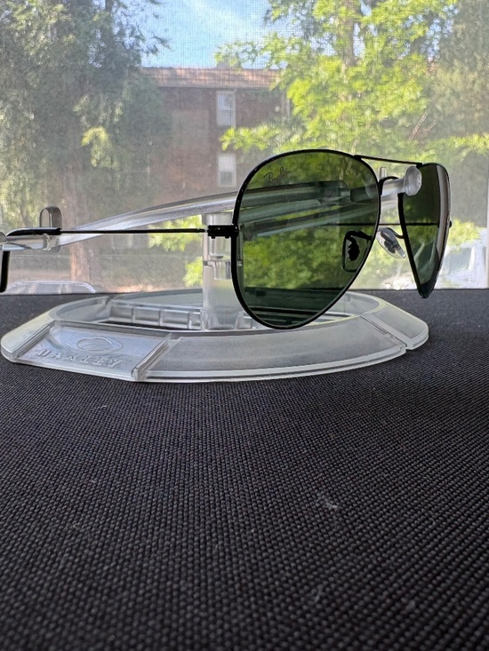 Ray-Ban Aviator Large Metal sunglasses (RB3025). Black frame/green lenses main image 9